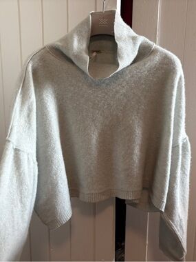 Free People Light Gray / Blue Cropped Funnel Neck Sweater